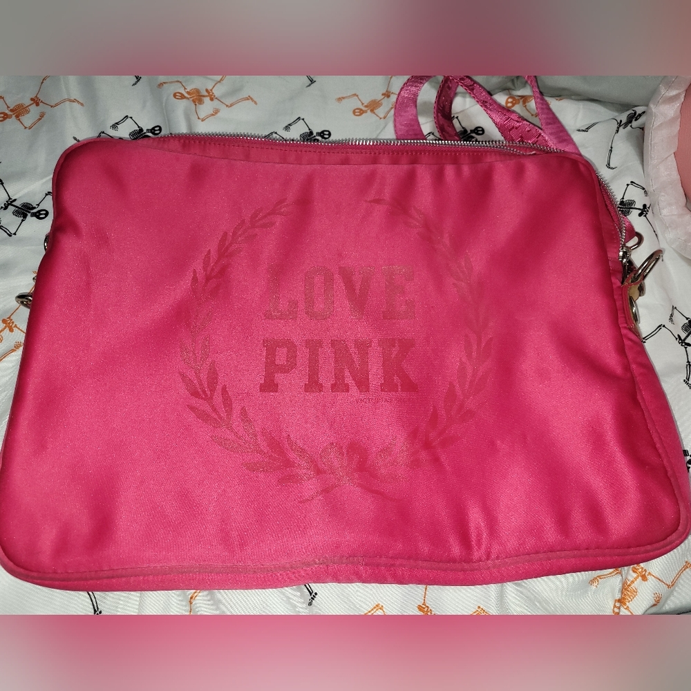 Vs pink vintage laptop holder